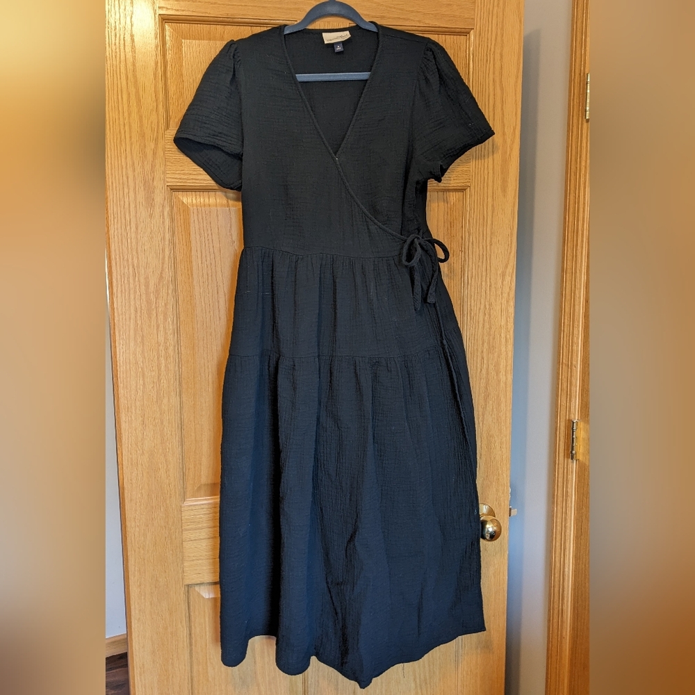 Universal Thread Gauze Midi Black Wrap Dress